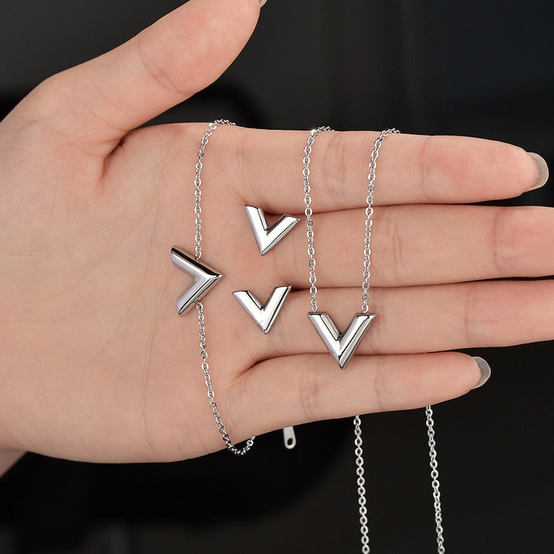 V Letter Earrings Necklace Bracelet