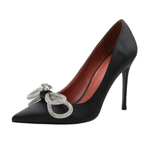 Elegant Bow Detail Pump